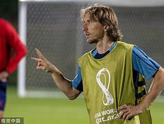 曼联发布备战花絮，赛前远射贴柱，意大利杯任务艰巨，赛程密集仍需轮换