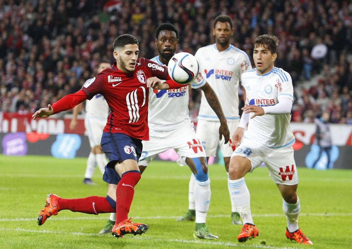 阿贾克斯内部会议纪要流出——今夜更衣室发声，荷甲使命明确，临场指挥获称赞